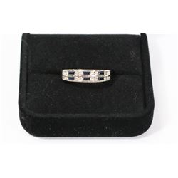 LADIES 14 KT WHITE GOLD RING W/16