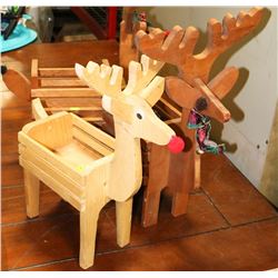 3 WOOD REINDEER PLANTERS