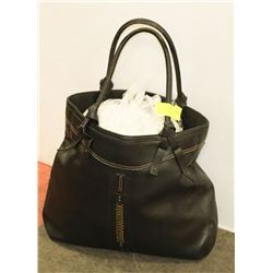 LADIES LEATHER PURSE WITH METAL ACCENTS