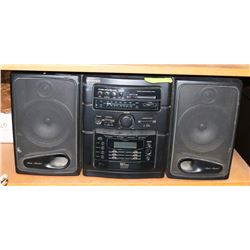 FISHER PORTABLE STEREO 6 CD CHANGER/CASSETTE TAPE