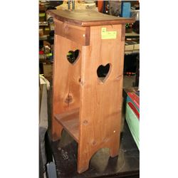 WOOD DISPLAY TABLE / PLANT STAND