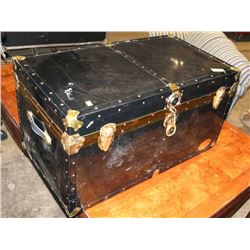 METAL TRUNK