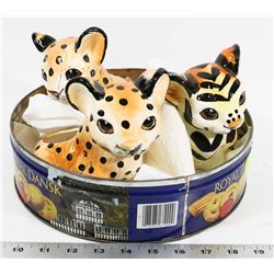 THREE CERAMIC CAT CUBS.