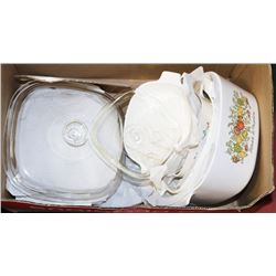 5 PIECE CORNINGWEAR WITH LIDS