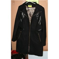 NEW WOMEN'S WOOL / POLYESTER COAT