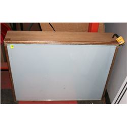 ILLUMINATED SIGN BOARD