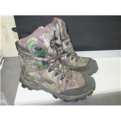 Rocky Waterproof Boots Mens size 8.5 customer returned wrong size