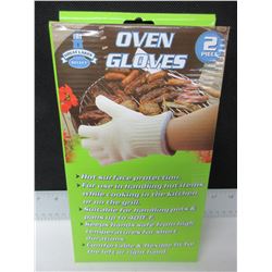 1 New Pair of Oven Gloves excellent for BBQ or Camping
