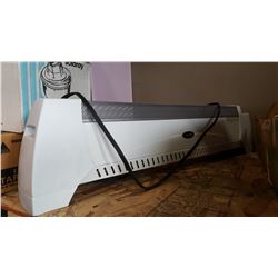 LASKO DIGITAL BASEBOARD HEATER