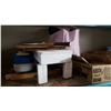 Image 1 : LARGE LOT OF ESTATE GOODS