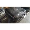 Image 1 : LIKE NEW BACKYARD BBQ