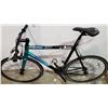 Image 5 : GREEN AND BLACK STATE BIKE