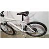 Image 4 : WHITE NO NAME BIKE
