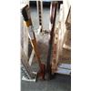 Image 1 : 2 16LB SLEDGE HAMMERS