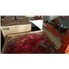 Image 2 : LOT OF CHRISTMAS DECORATIONS AND WREATH