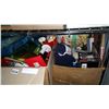 Image 2 : SHELF LOT OF CHRISTMAS DECOR