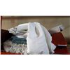 Image 1 : BATHROOM MATS, BLINDS, AND TOILET SEAT