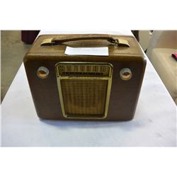 WESTINGHOUSE VINTAGE RADIO