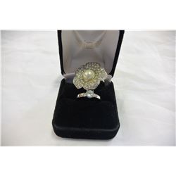 RHINESTONE BRACELET AND JEWELLRY AND TWO RINGS