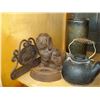 Image 2 : IRON TEAPOT VASE IRON AND DOG FIGURE