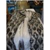 Image 2 : 3 FUR COATS