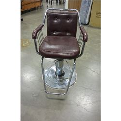 VINTAGE HYDRAULIC LIFT BARBER CHAIR