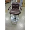 Image 1 : VINTAGE HYDRAULIC LIFT BARBER CHAIR