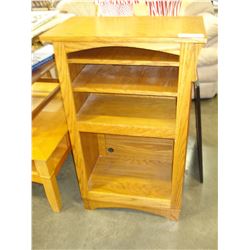 OAK BOOK SHELF