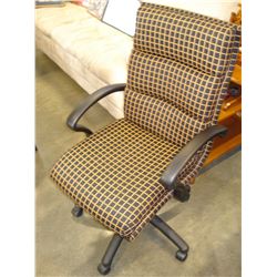 GAS LIFT OFFICE CHAIR