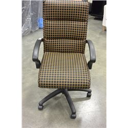 GAS LIFT OFFICE CHAIR