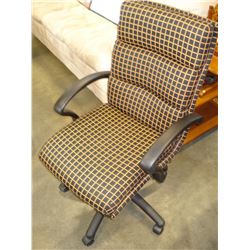 GAS LIFT OFFICE CHAIR