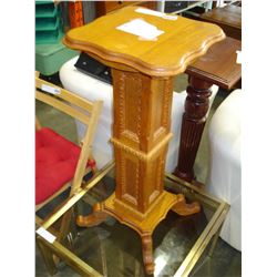 OAK PEDESTAL