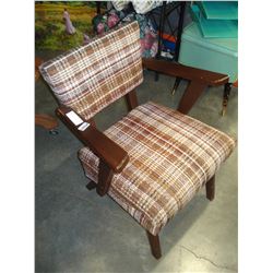VINTAGE CHAIR