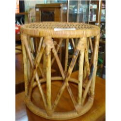 ROUND RATTAN ENDTABLE