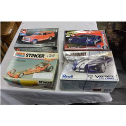 4 VINTAGE MODELS IN BOX