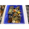 Image 2 : TOTE OF SALT AND PEPPER, AND COLLECTIBLES