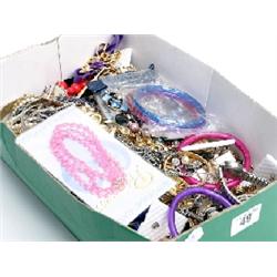 Box assorted costume jewellery