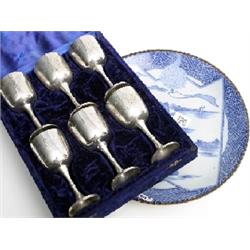 Large blue and white oriental transfer print charger & cased set of plated goblets