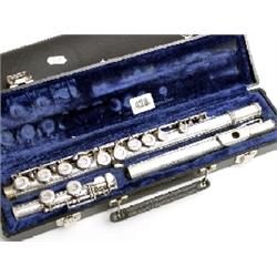 Boxed silver marked flute "Gemeinhardt" 