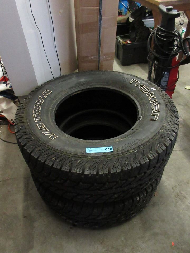 2 Nokian LT285/70R17 All Season Light Truck Tires