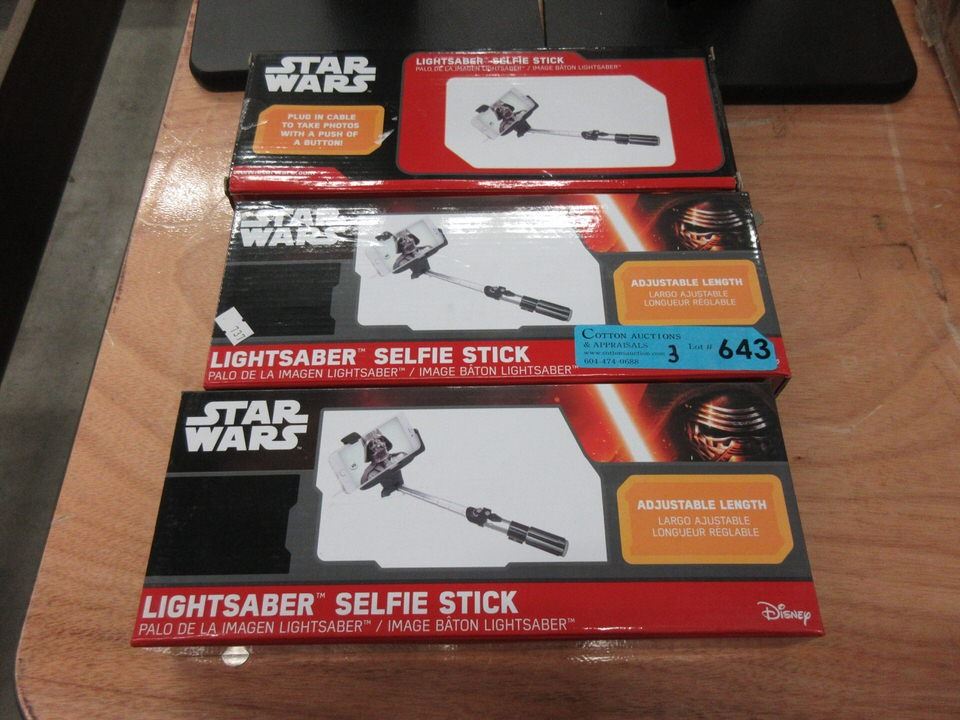 Star Wars Lightsaber Adjustable Length Selfie Stick