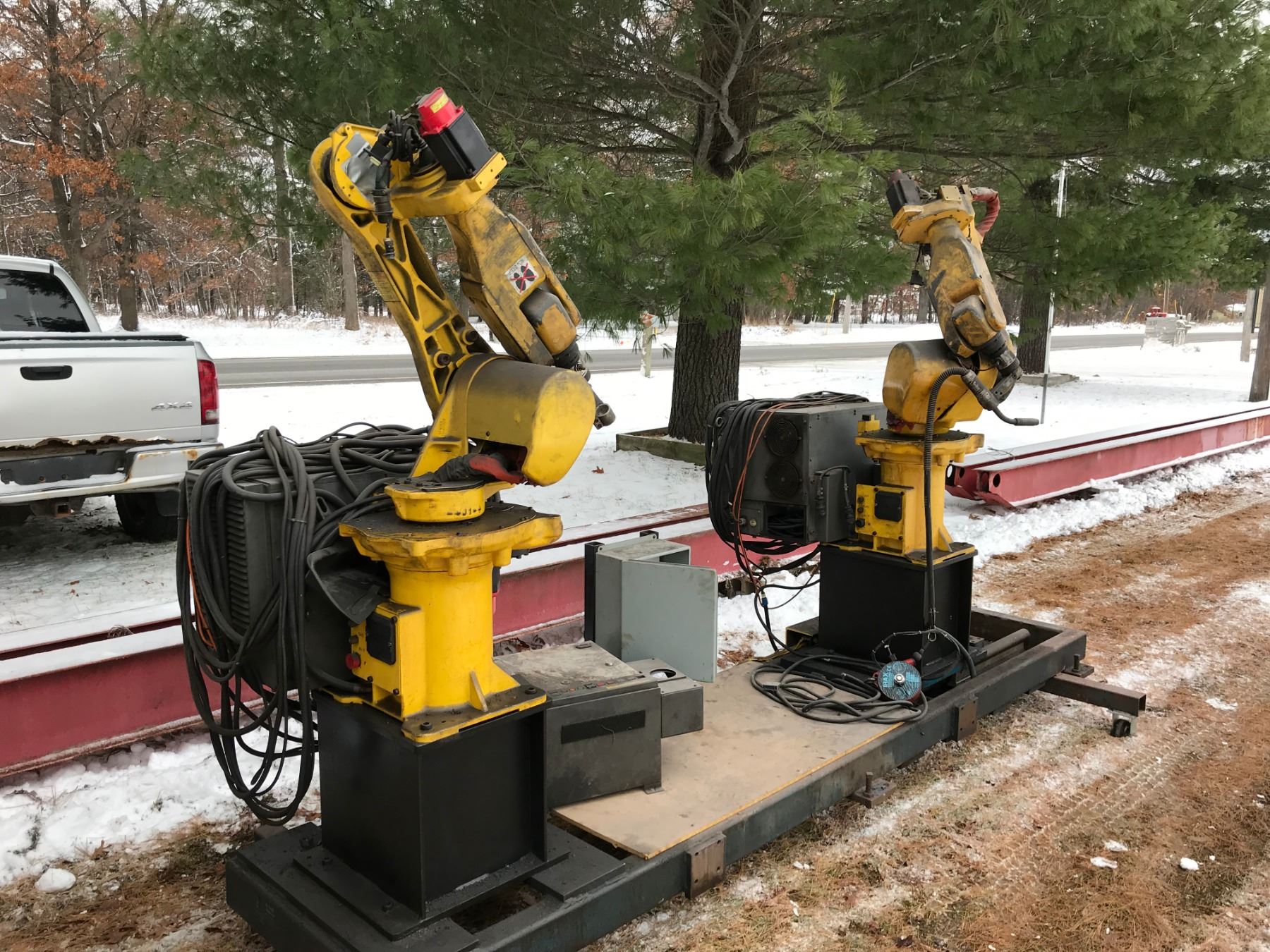 Fanuc Rj3 Fanuc Arcmate 100i Welding Robot with RJ3 CNC Control (2) - BTM Industrial