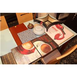 LOT OF 10 DECORATIVE PIECES