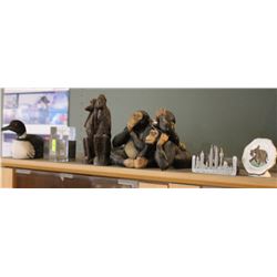 LOT OF 9 DECORATIVE ORNAMENTS