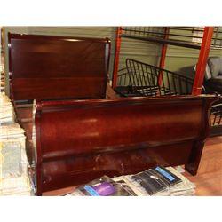 LOUIS PHILLIP QUEEN BED