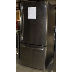GE 20.9 CU FT BOTTOM FREEZER REFRIGERATOR