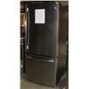 Image 1 : GE 20.9 CU FT BOTTOM FREEZER REFRIGERATOR