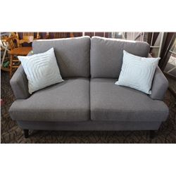 LONDON LOVESEAT