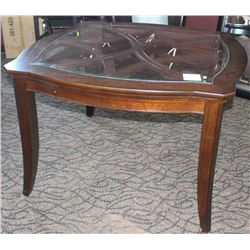 MEREDTH TABLE WITH 4 CHAIRS