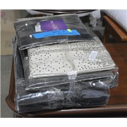 COMPASS KING TOP OF BED SETS